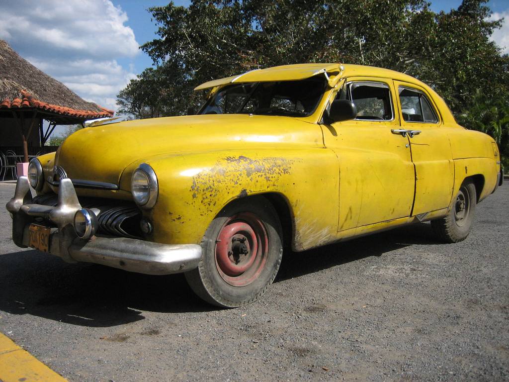 Silbersalze Amarillo coche gelbes Auto